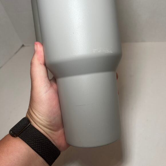 Stanley The Quencher H2.0 Flowstate Tumbler 40oz Stone Gray Water Bottle - Picture 3 of 7